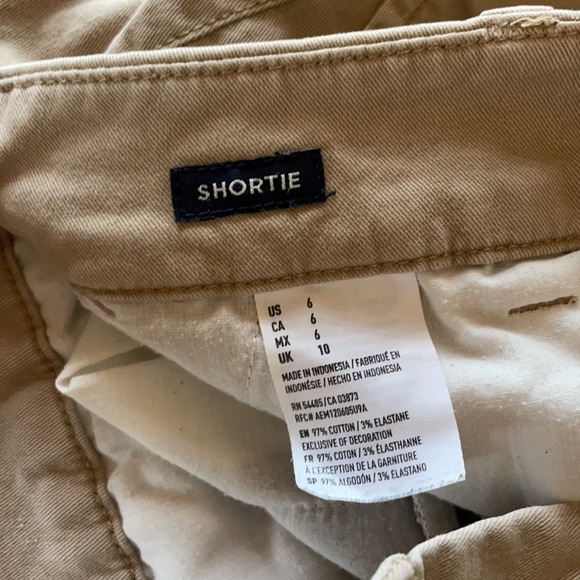 American Eagle shorts size 6 shortie style hardly worn - Picture 4 of 4